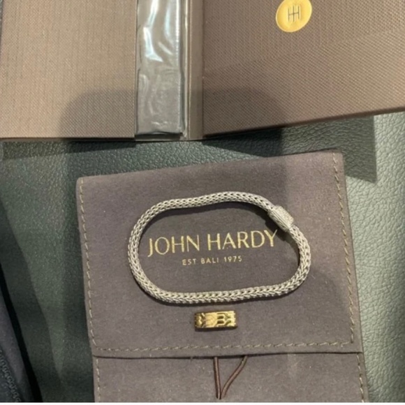 John Hardy Jewelry - John Hardy classic chain bracelet with diamonds.